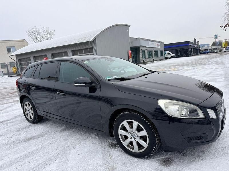 Gebraucht Volvo V60 Kinetic 163 PS (119 kW) 2011 Schwarz Kombi