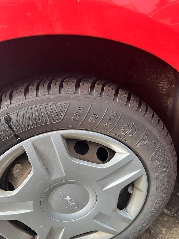 Gebraucht Ford Ka 69 PS (50 kW) 2010 Rot Kleinwagen