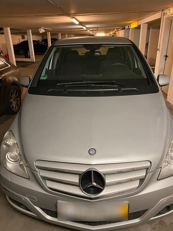 Gebraucht Mercedes B200 134 PS (98 kW) 2008 Silber Van / Kleinbus