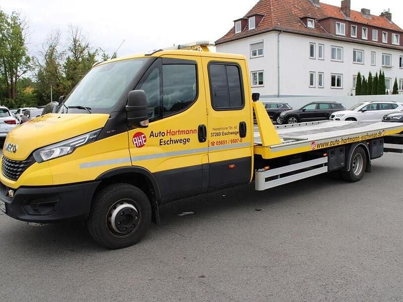 Gelb Gebraucht 2021 Iveco Daily Limousine | 74.949 € - Bild 1/4