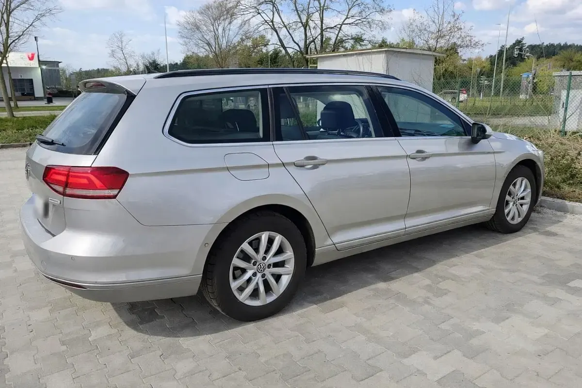 Gebraucht VW Passat 179 PS (131 kW) 2015 Silber Kombi