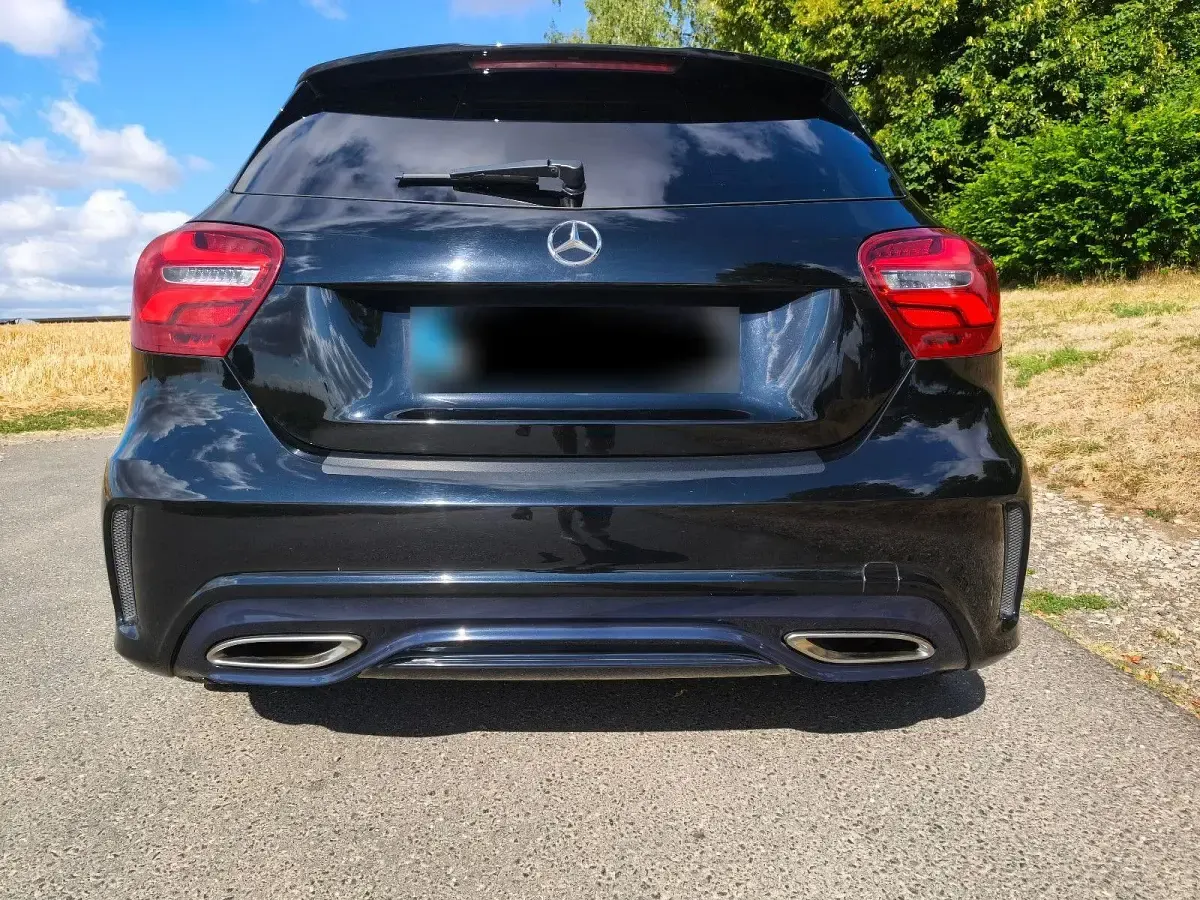 Gebraucht Mercedes A180 AMG line 122 PS (89 kW) 2017 Schwarz Kleinwagen