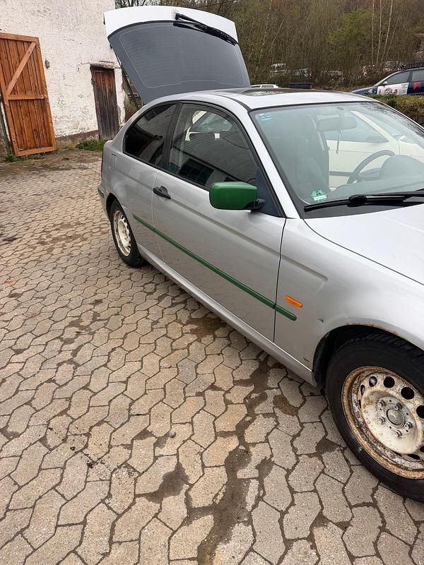 Gebraucht BMW 316 Compact 115 PS (84 kW) 2004 Silber Kleinwagen