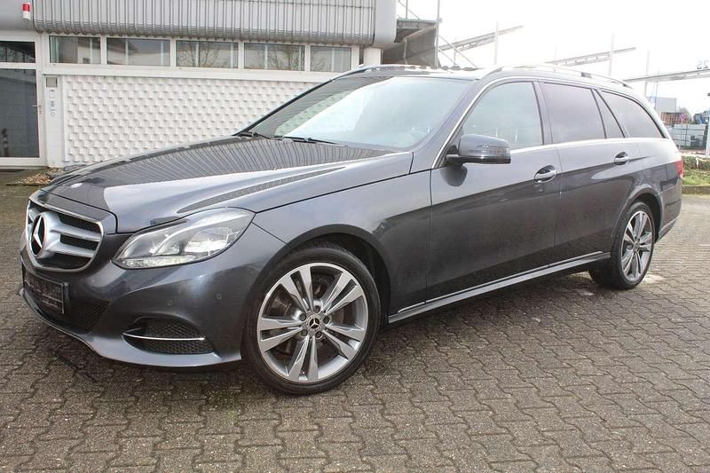 Gebraucht Mercedes E300 231 PS (169 kW) 2013 Grau Kombi