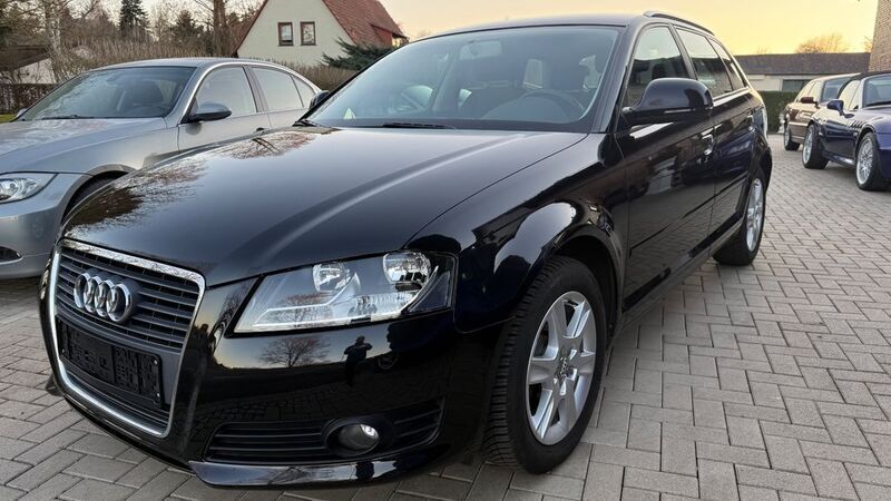 Gebraucht Audi A3 Ambiente 102 PS (75 kW) 2010 Schwarz metallic Limousine