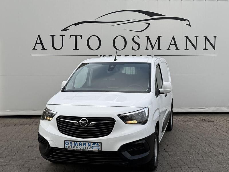Weiß Gebraucht 2022 Opel Combo Edition Kombi | 11.950 € (Guter Preis) - Bild 1/4