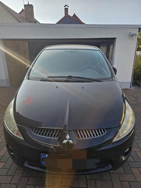 Schwarz Gebraucht 2009 Mitsubishi Grandis Van / Kleinbus | 1.900 € (Guter Preis) - Bild 1/4