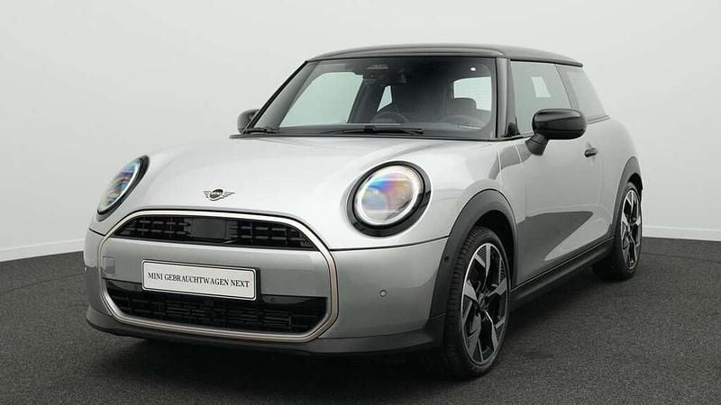 Gebraucht Mini Cooper Favoured 156 PS (114 kW) 2024 Grau Kleinwagen