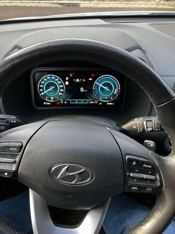 Gebraucht Hyundai Kona 100 kW (136 PS) 2021 Silber SUV