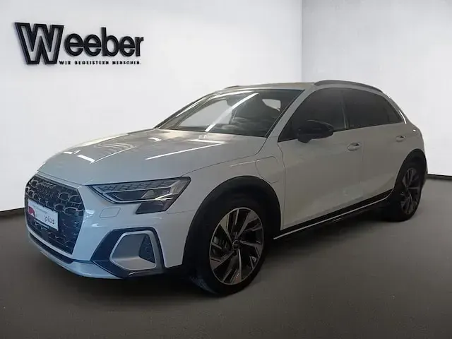 Gebraucht Audi A3 e-tron Comfort 204 PS (150 kW) 2026 Gletscherweiß metallic Kleinwagen