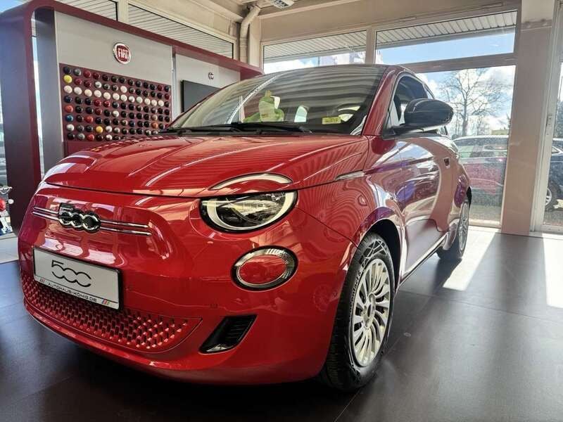 Rot Gebraucht 2025 Fiat 500e Red Kleinwagen | 24.189 € (Superpreis) - Bild 1/4