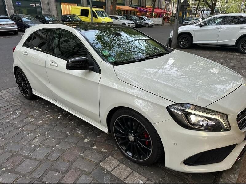 Weiß Gebraucht 2016 Mercedes A180 AMG line Limousine | 16.500 € (Fairer Preis) - Bild 1/4
