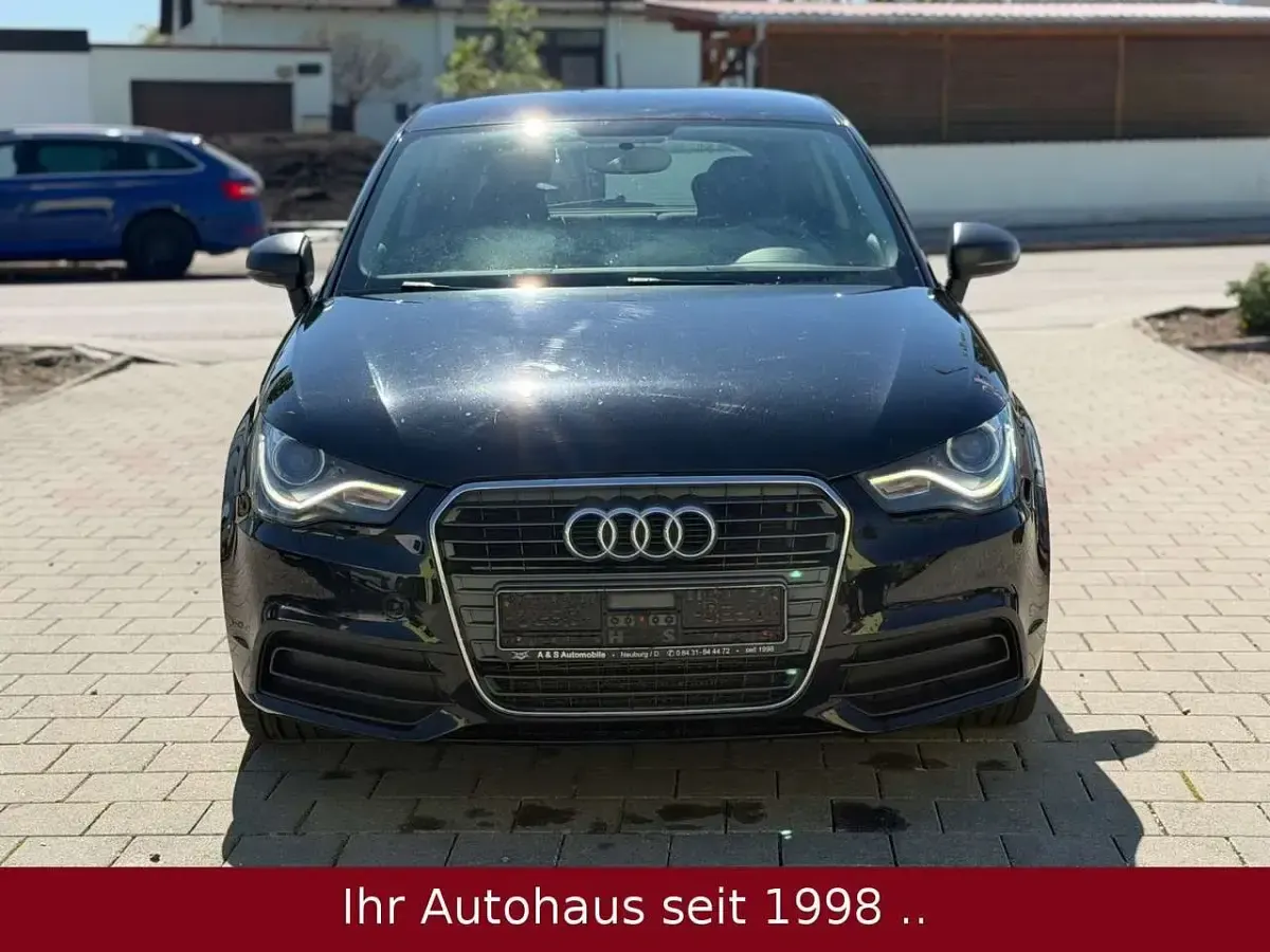 Gebraucht Audi A1 Attraction 86 PS (63 kW) 2011 Schwarz Kleinwagen