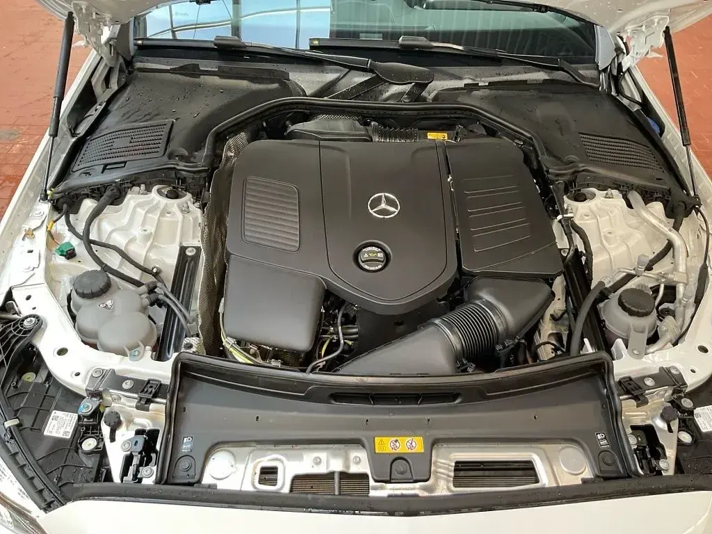 Gebraucht Mercedes C400 AMG 252 PS (185 kW) 2026 Weiß Limousine