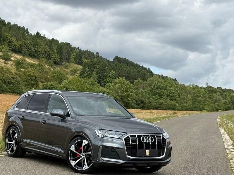 Grau Gebraucht 2020 Audi Q7 S-Line SUV | 49.999 € (Guter Preis) - Bild 1/4