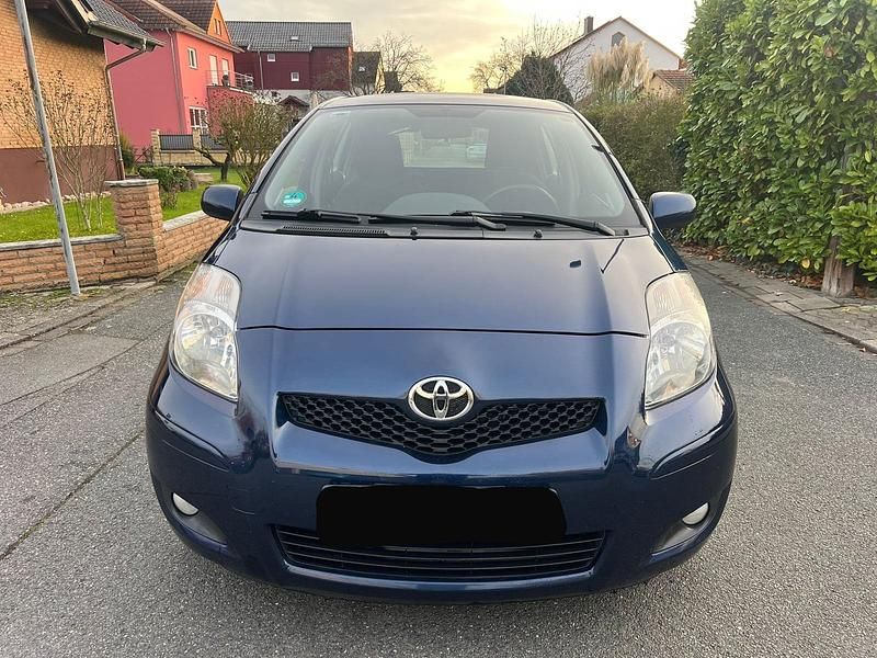 Blau Gebraucht 2010 Toyota Yaris Kleinwagen | 3.700 € (Fairer Preis) - Bild 1/4