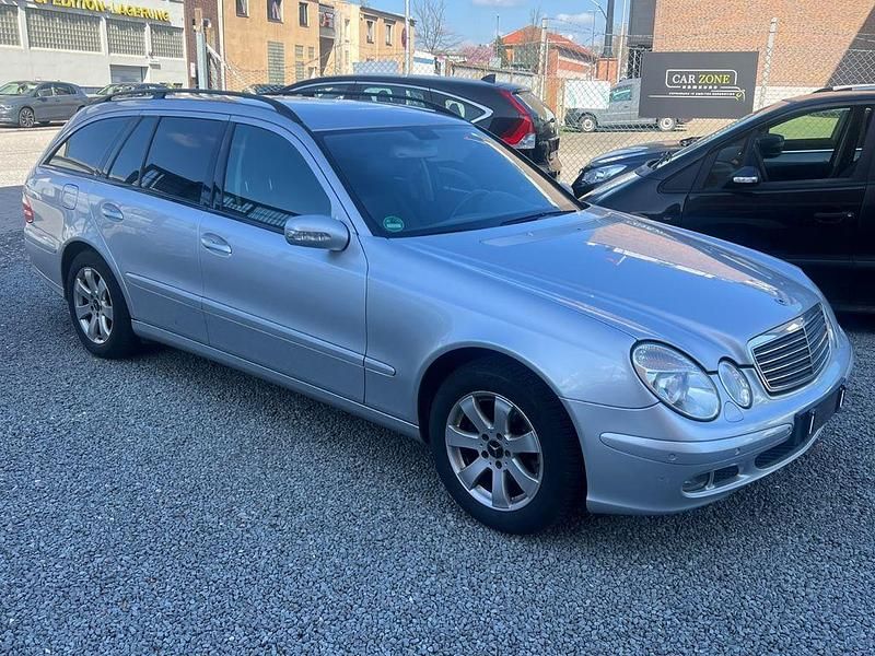 Gebraucht Mercedes E200 163 PS (119 kW) 2026 Silber Kombi