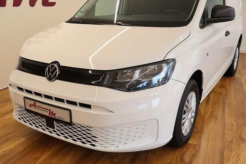 Usado VW Caddy Comfortline 102 HP (75 kW) 2023 Branco Monovolume