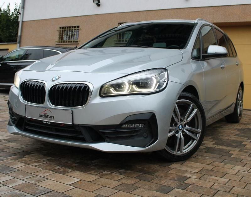 Silber Gebraucht 2019 BMW 220 Gran Tourer Sport Line Van / Kleinbus | 12.999 € (Guter Preis) - Bild 1/4