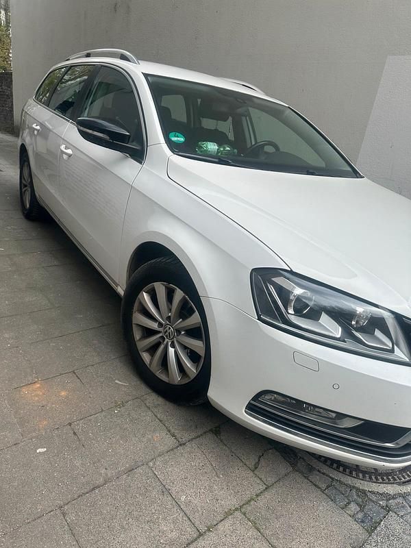 Gebraucht VW Passat 140 PS (102 kW) 2014 Weiß Kombi