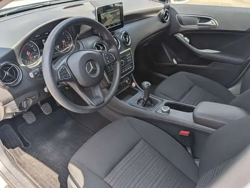 Gebraucht Mercedes A160 Style 102 PS (75 kW) 2017 Weiß Limousine