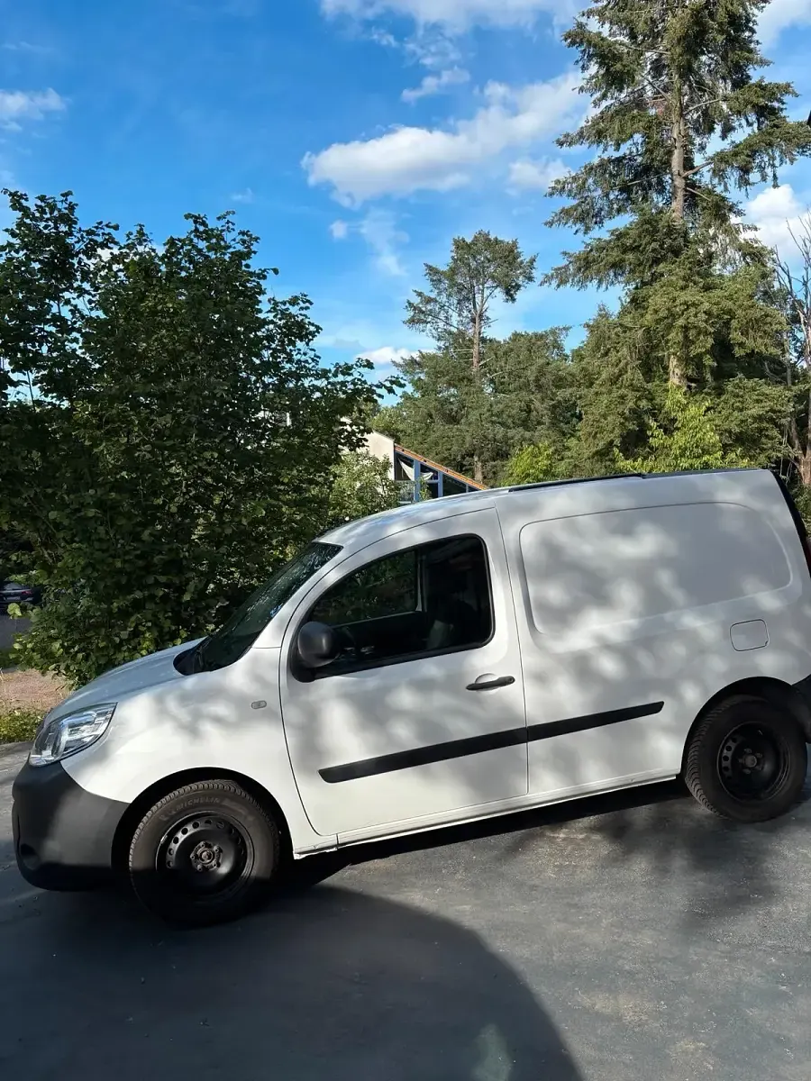 Gebraucht Renault Kangoo 110 PS (80 kW) 2019 Weiß Van / Kleinbus