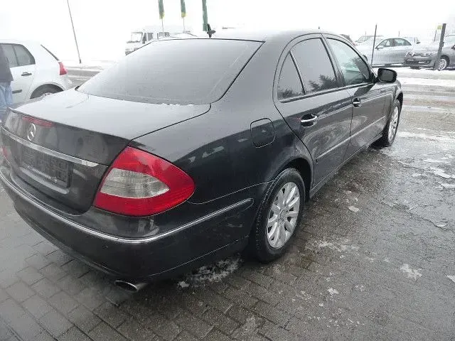 Gebraucht Mercedes E280 190 PS (139 kW) 2007 Schwarz Limousine