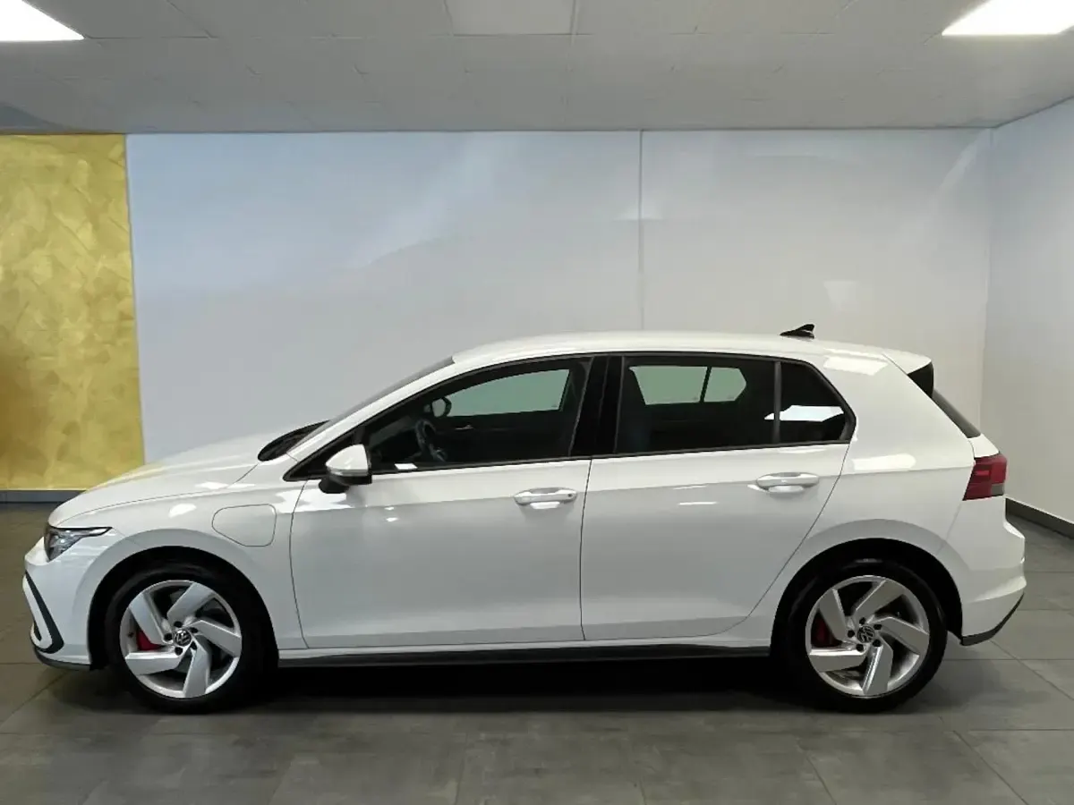 Gebraucht VW Golf VIII GTE 245 PS (180 kW) 2021 Weiß Limousine