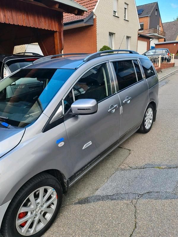 Grau Gebraucht 2010 Mazda 5 Van / Kleinbus | 1.000 € (Superpreis) - Bild 1/4