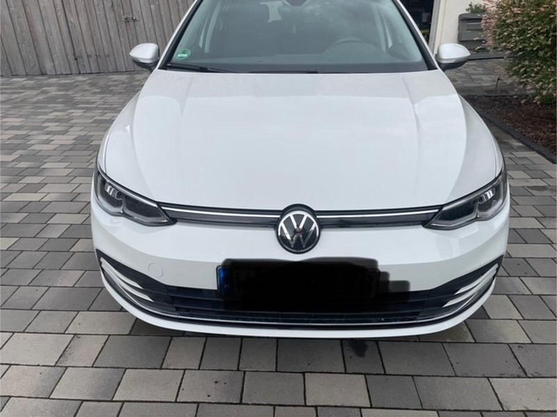 Gebraucht VW Golf VIII 150 PS (110 kW) 2022 Weiß Kombi