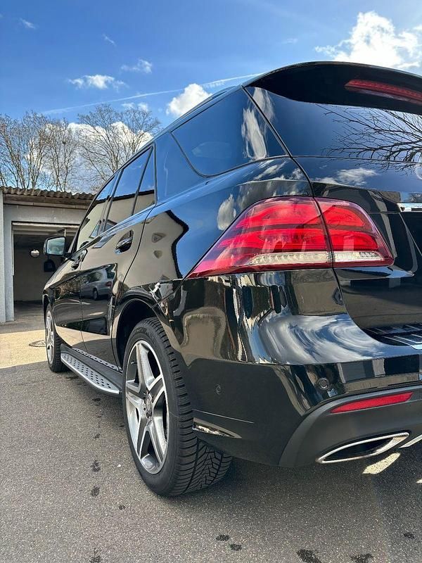 Gebraucht Mercedes GLE500 AMG line 455 PS (334 kW) 2016 Schwarz SUV