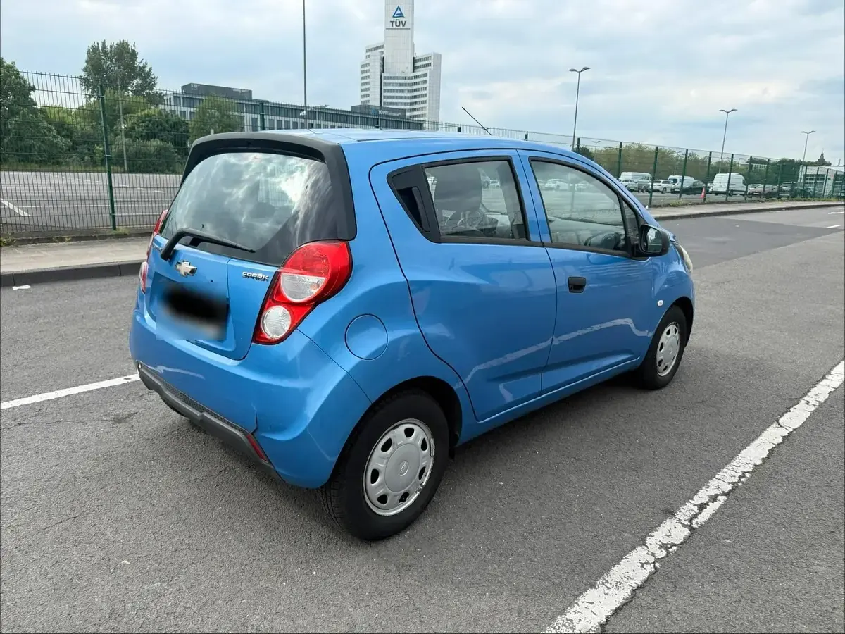 Używany Chevrolet Spark 68 KM (50 kW) 2013 Niebieski Hatchback
