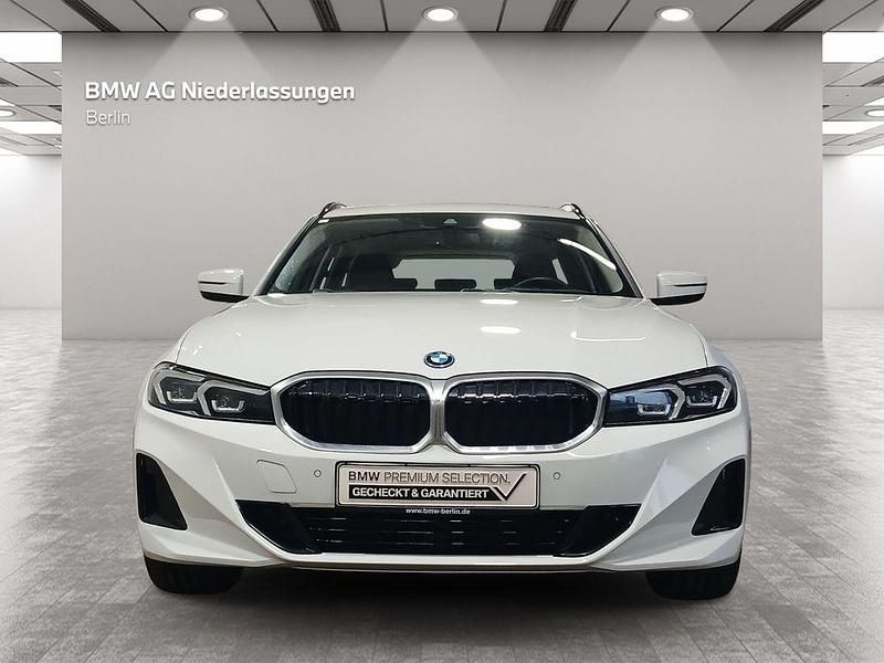 Gebraucht BMW 330e 292 PS (214 kW) 2022 Weiß Kombi