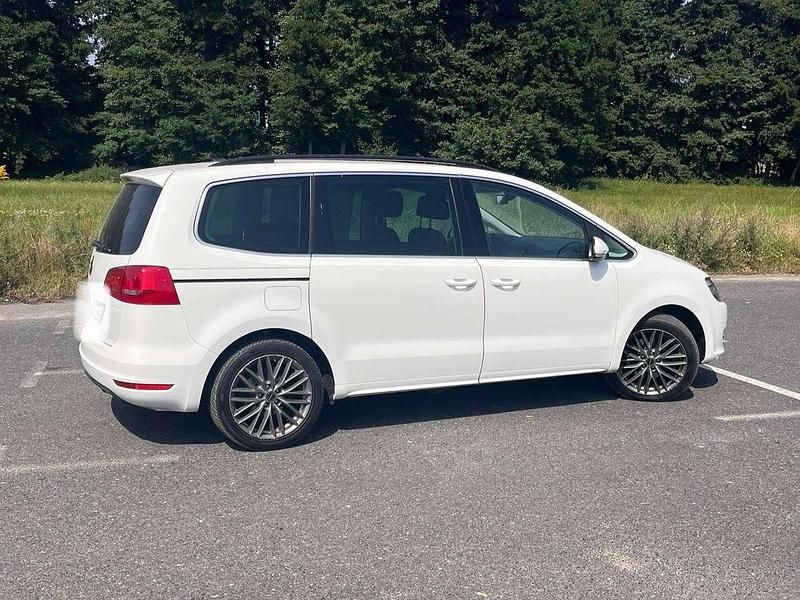 Gebraucht VW Sharan 190 PS (139 kW) 2013 Weiß Van / Kleinbus