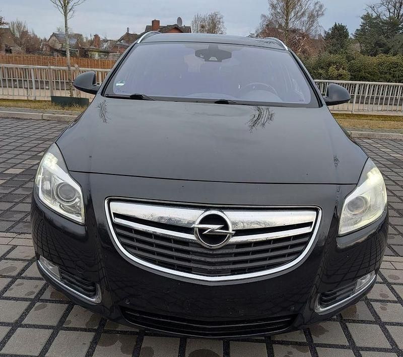 Gebraucht Opel Insignia Sport 194 PS (142 kW) 2012 Schwarz Kombi