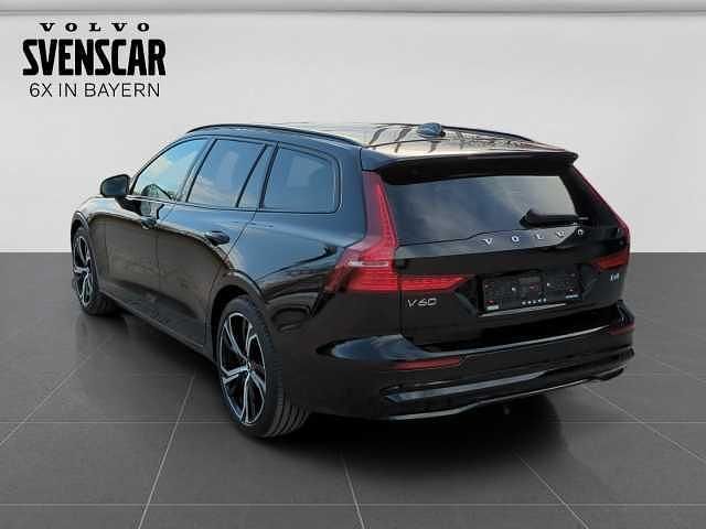 Używany Volvo V60 145 KM (106 kW) 2025 Kombi