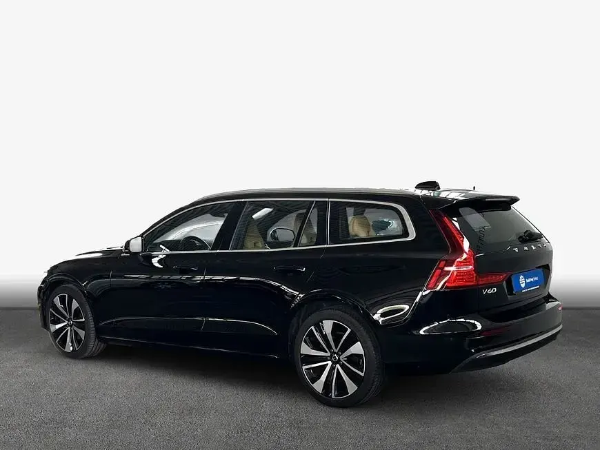 Gebraucht Volvo V60 Plus 197 PS (144 kW) 2023 Onyx black Kombi