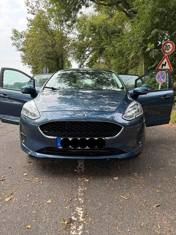 Blau Gebraucht 2019 Ford Fiesta Trend Kleinwagen | 8.499 € (Superpreis) - Bild 1/4