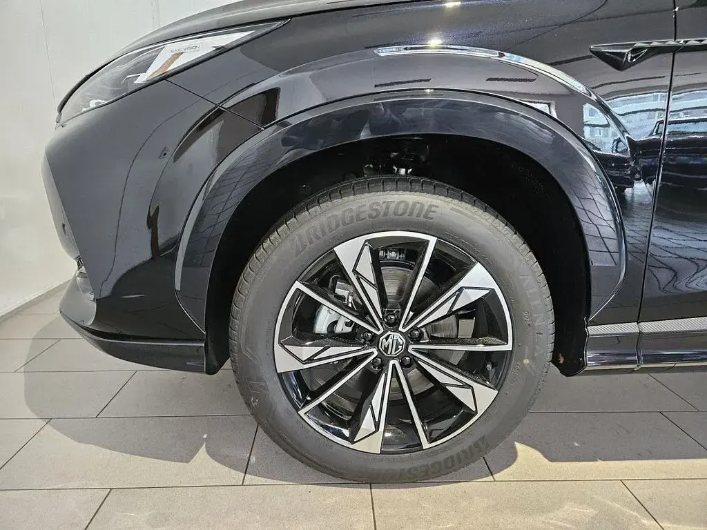 Neu MG HS Luxury 224 PS (164 kW) 2026 Schwarz SUV
