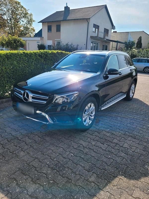 Gebraucht Mercedes GLC250 204 PS (150 kW) 2018 Schwarz SUV