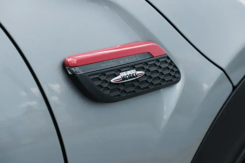 Gebraucht Mini John Cooper Works Cabriolet Premium Plus 231 PS (169 kW) 2024 Silber Cabrio