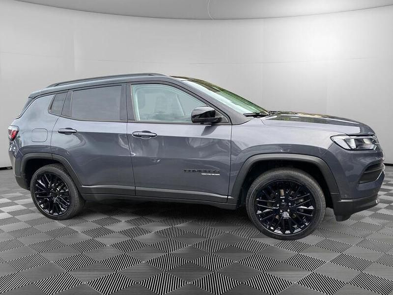 Gebraucht Jeep Compass 131 PS (96 kW) 2022 Silber SUV