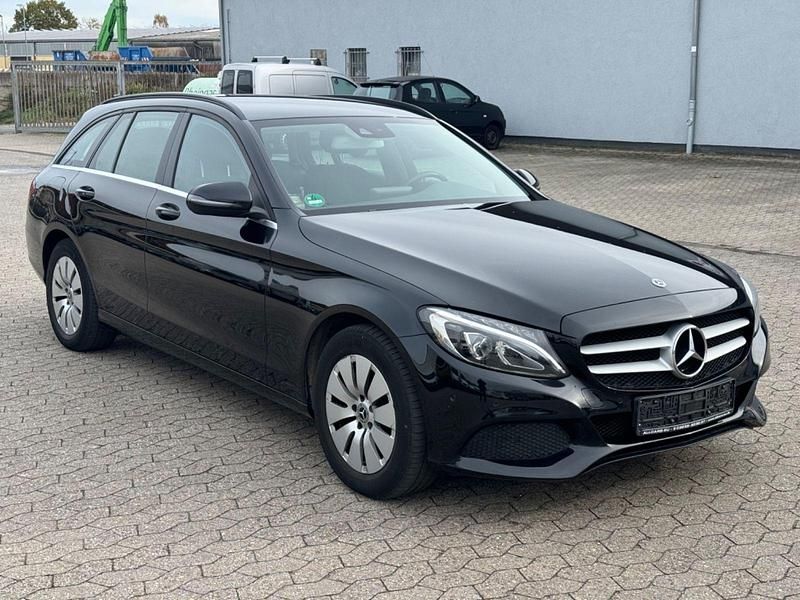 Schwarz Gebraucht 2017 Mercedes C200 Kombi | 13.950 € (Guter Preis) - Bild 1/4