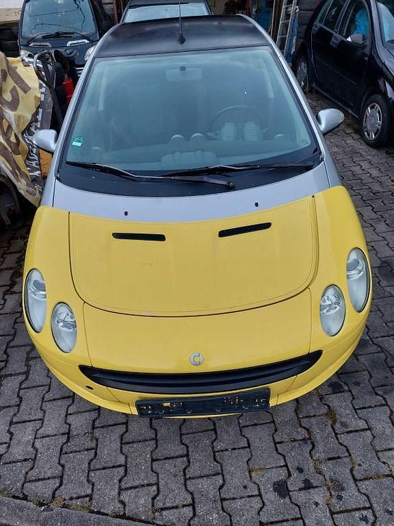 Gelb Gebraucht 2006 Smart ForFour Passion Limousine | 1.899 € (Fairer Preis) - Bild 1/4