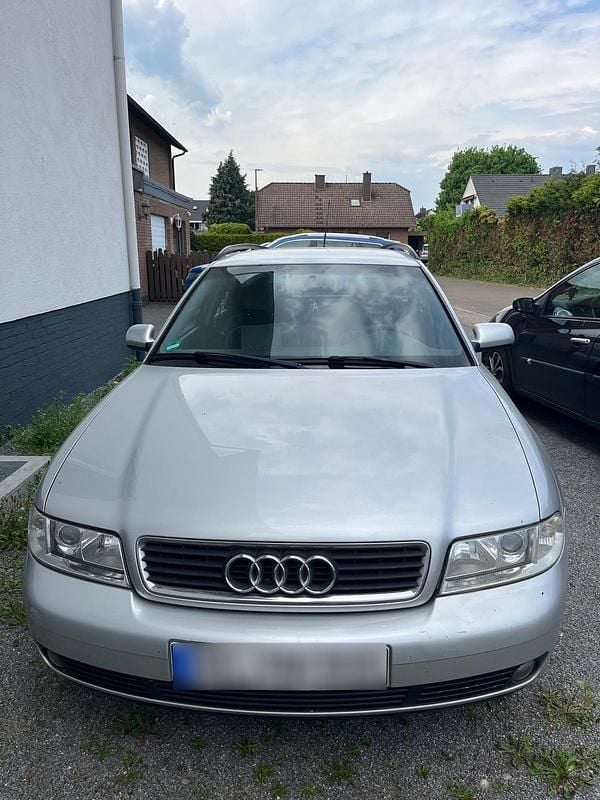 Gebraucht Audi A4 90 PS (66 kW) 2000 Silber Kombi