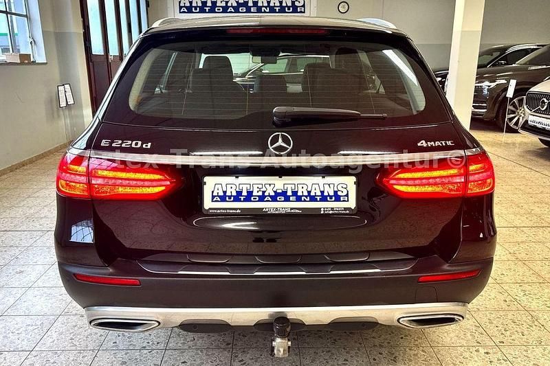 Gebraucht Mercedes E220 All-Terrain 194 PS (142 kW) 2020 Schwarz Kombi