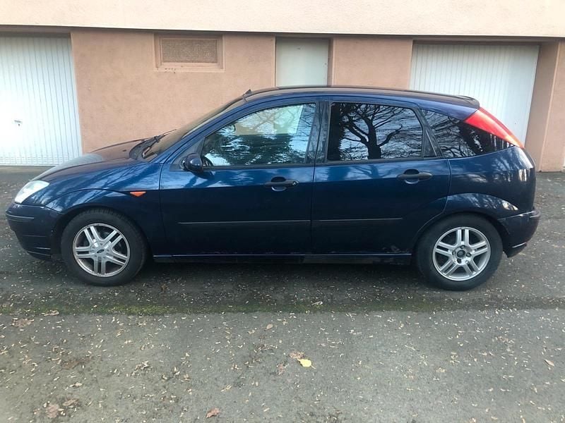 Gebraucht Ford Focus 101 PS (74 kW) 2003 Blau Limousine