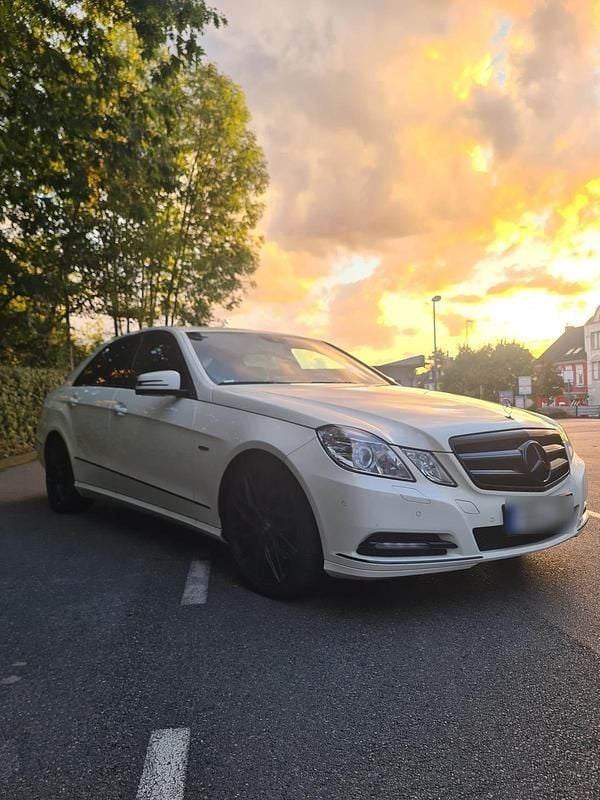 Second-hand Mercedes E350 306 CP (225 kW) 2012 Alb Berlinǎ