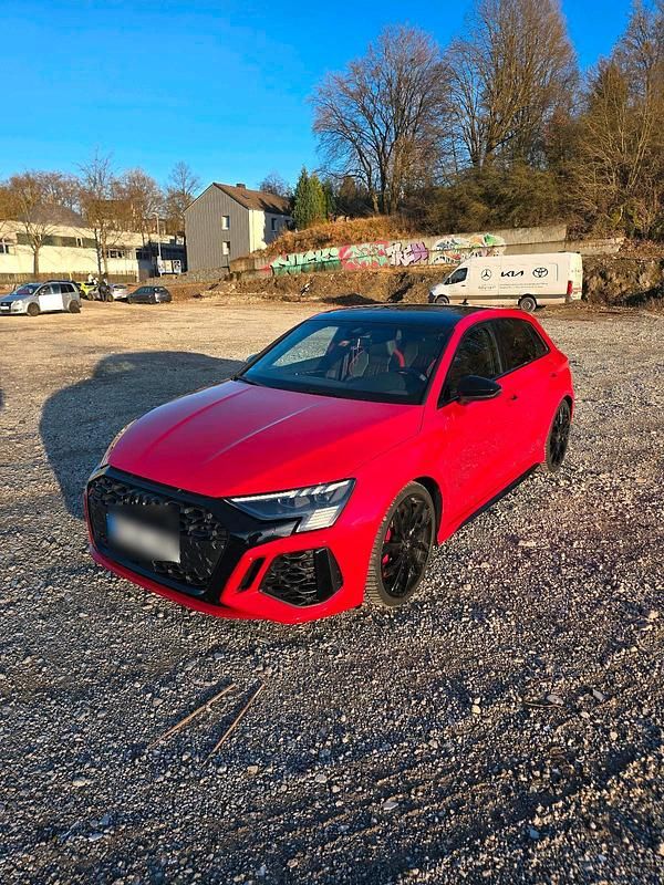 Gebraucht Audi RS3 Premium 400 PS (294 kW) 2022 Rot Limousine