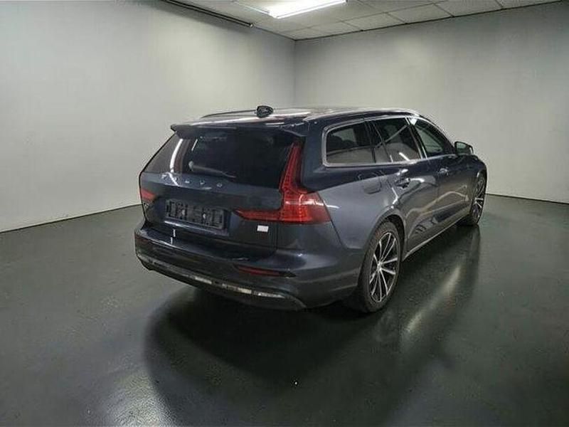 Gebraucht Volvo V60 Core 349 PS (256 kW) 2023 Blau Kombi